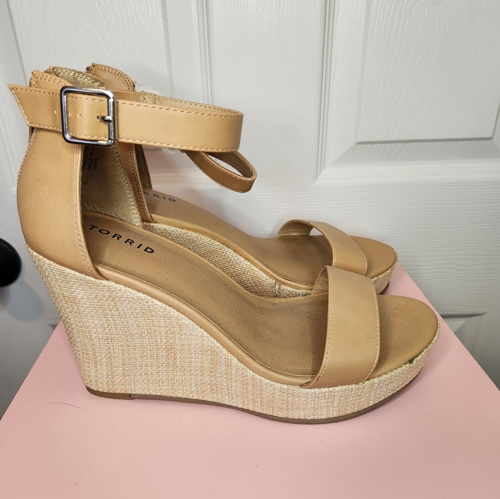 Torrid tan wedge platforms size 10